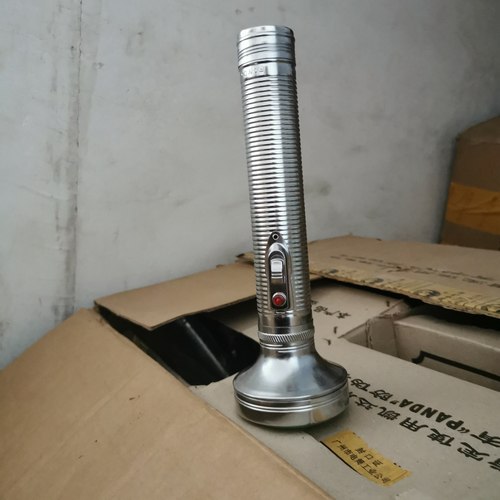 库存老式熊猫牌铁皮手电筒老式黄光灯炮电筒三节一号电池怀旧电筒