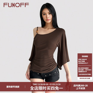 T恤秋简约显瘦收腰露肩上衣 复古棕色斜肩串珠蝙蝠长袖 FUNOFF 美式