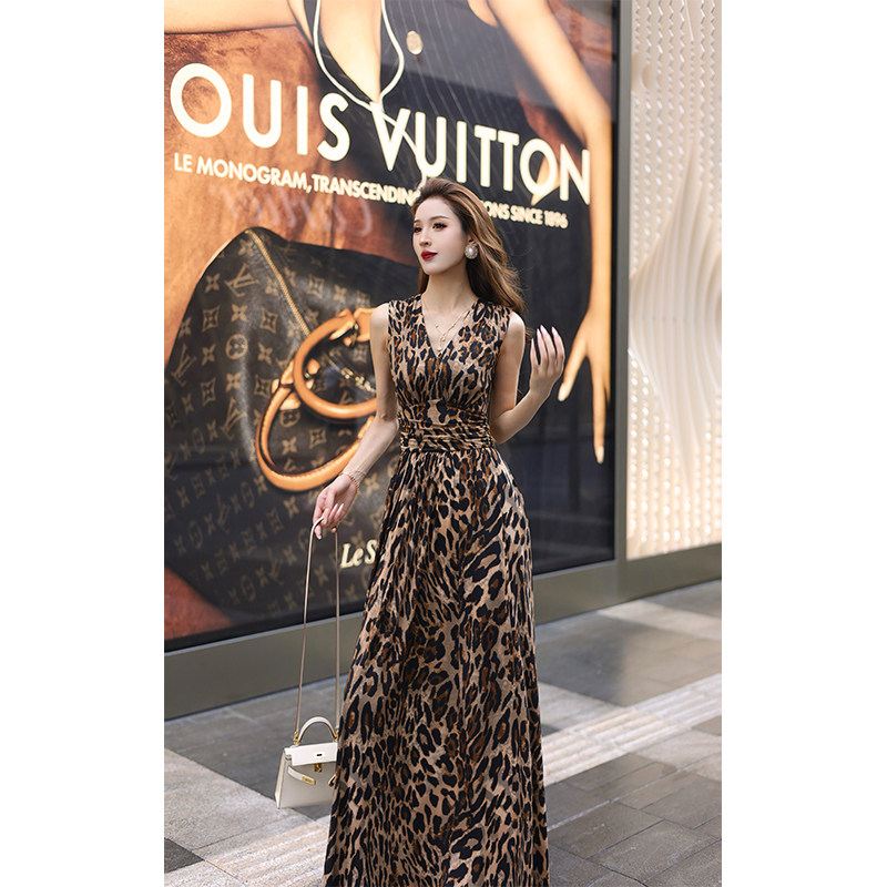 尤克菲儿 轻奢高定原创设计水晶麻印花豹纹收腰V领大摆连衣裙