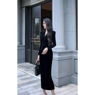 气质包臀裙轻奢时尚 原创设计丝绒修身 V领黑色连衣裙 尤克菲儿