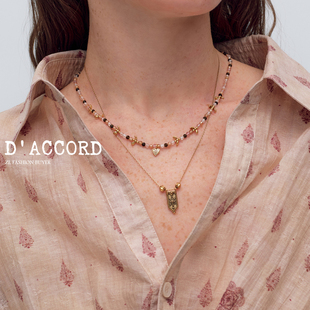 现货26SS新款DACCORD草莓晶天然水晶串珠星芒长牌浮雕吊坠项链
