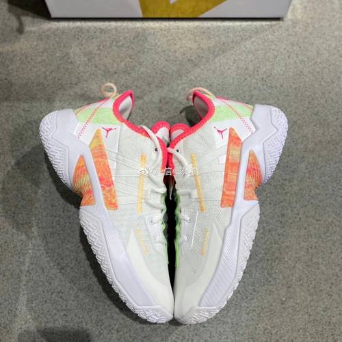 耐克威少男子实战低帮篮球鞋