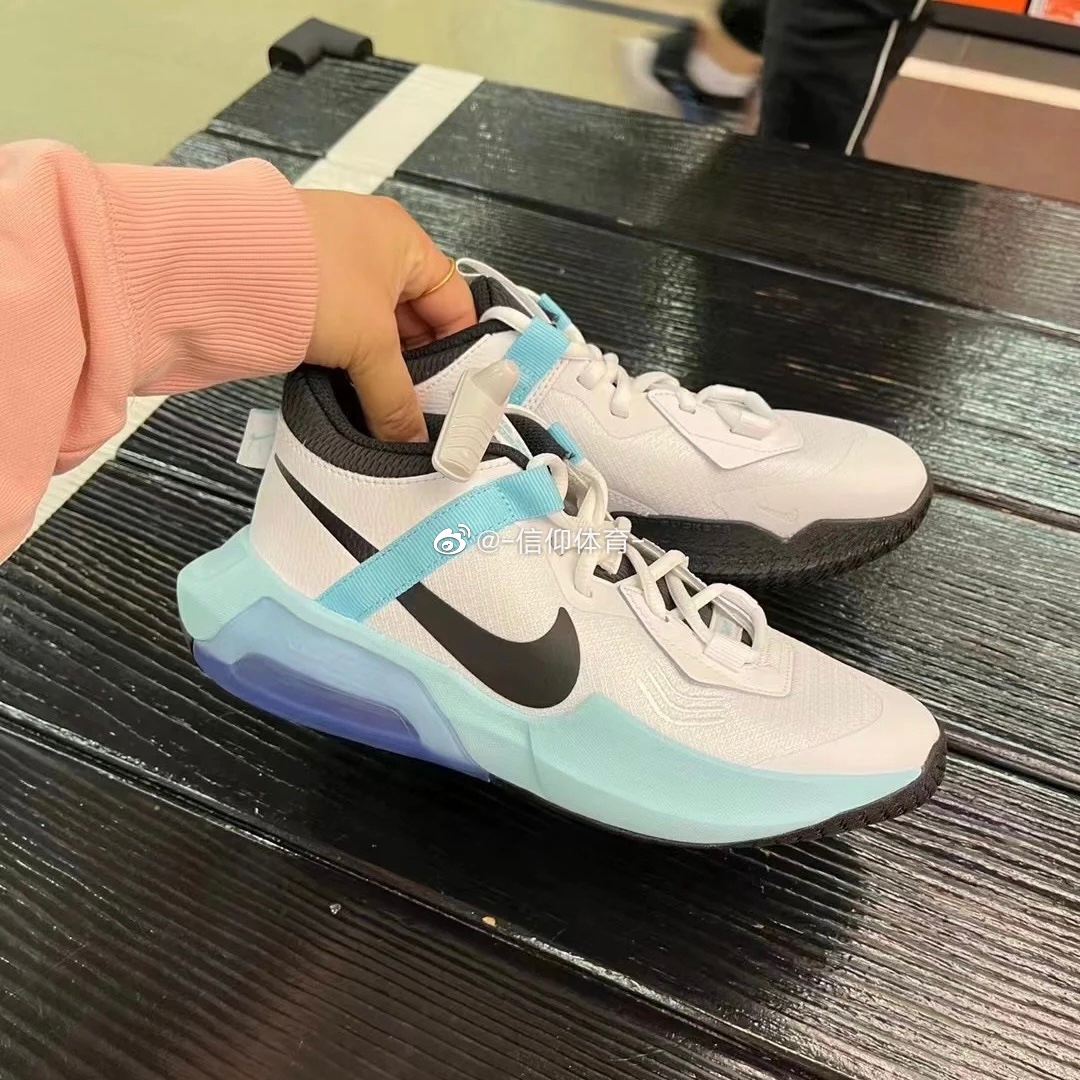 Nike耐克实战篮球鞋女子大童缓震