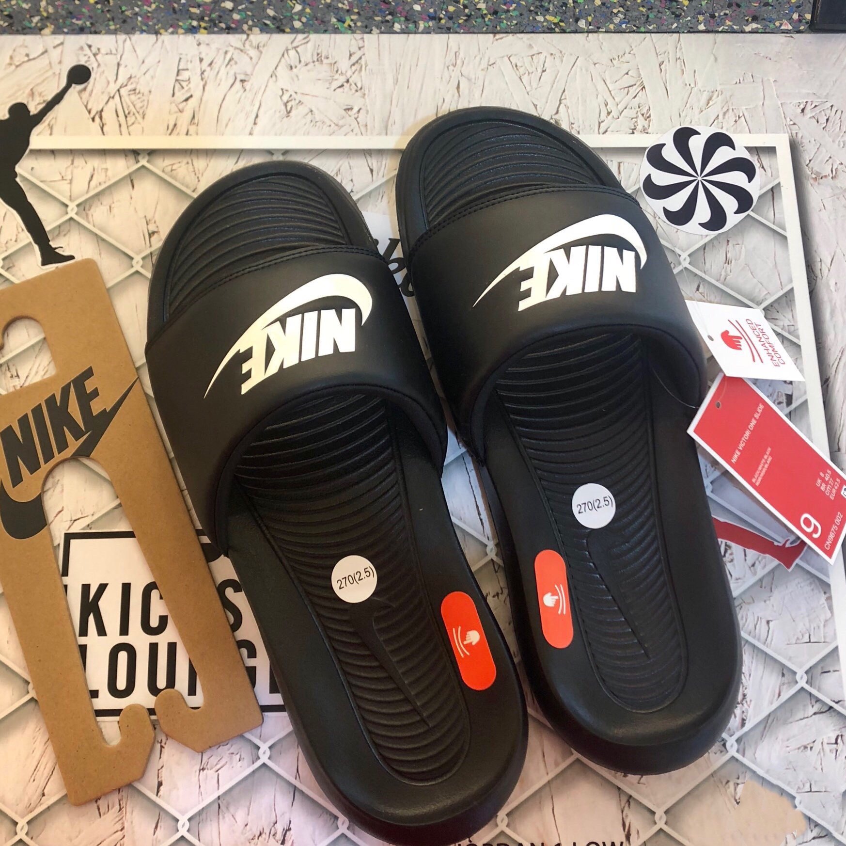 耐克NIKE VICTORI ONE SLIDE男子字母一字拖软底沙滩拖鞋 CN9675