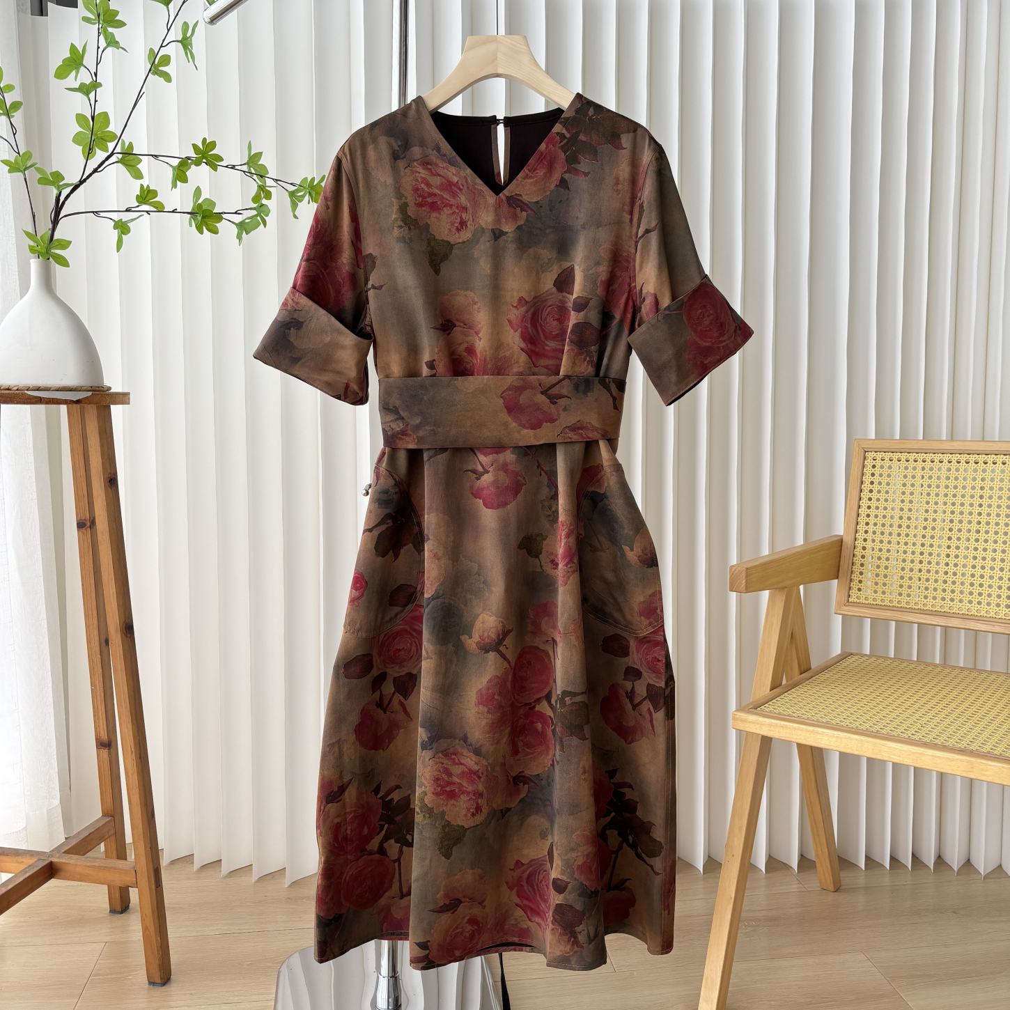 桑蚕丝 厚实香云纱夏装杭州丝绸显瘦V领腰封连衣裙29D3/75525