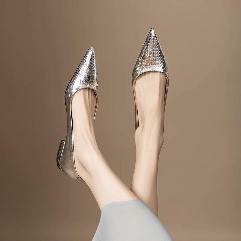 香港低跟小皮鞋女2026春秋新款法式尖头真皮软皮平底浅口单鞋百搭