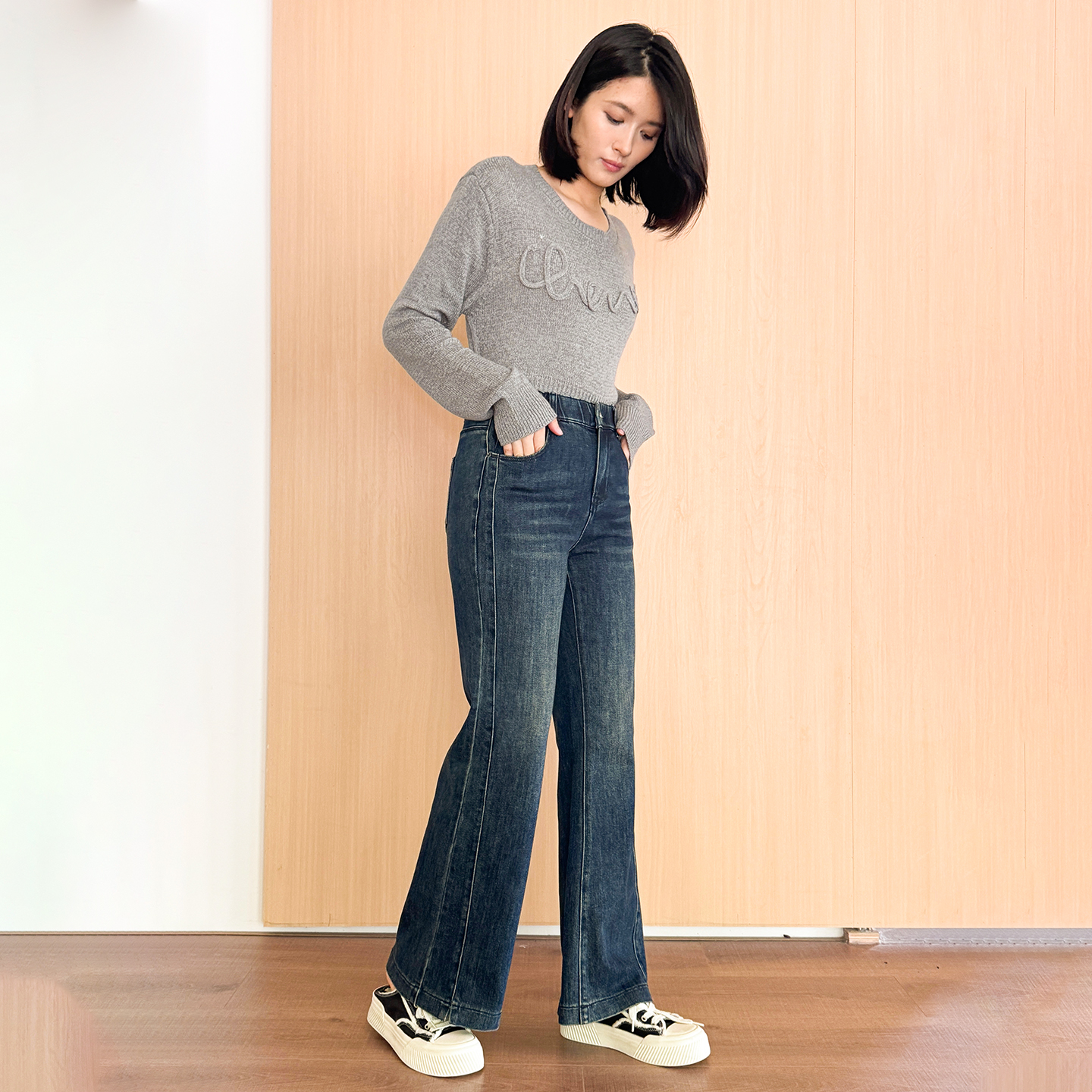 香依雅园 2025秋季新款200斤大码宽松显瘦百搭牛仔直筒裤58066-1