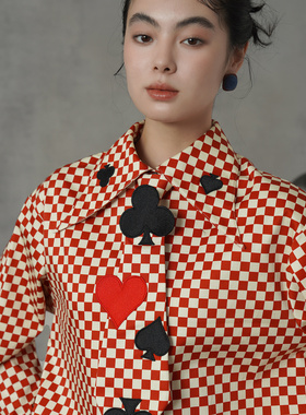 咖沫原创复古学院红色菱格扑克牌刺绣衬衫女翻领减龄上衣女装上衣