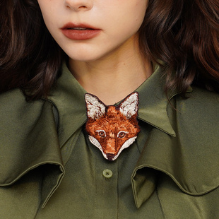 咖沫原创 复古刺绣领结女 精致狐狸头衬衫配饰 小众设计情侣搭配