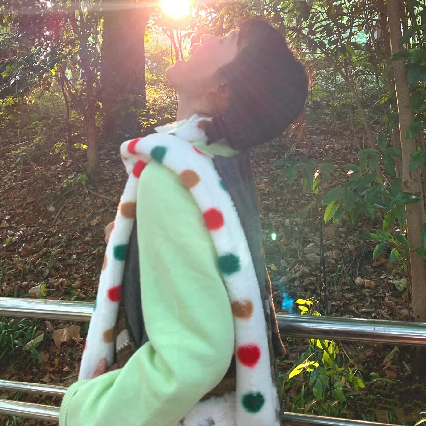 秋冬原创可爱撞色波点围巾女