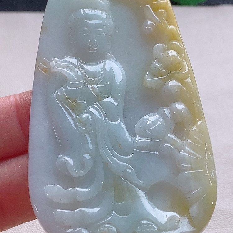 底子细腻 水润黄翡手工巧雕老坑种A货翡翠 观音挂件带证书