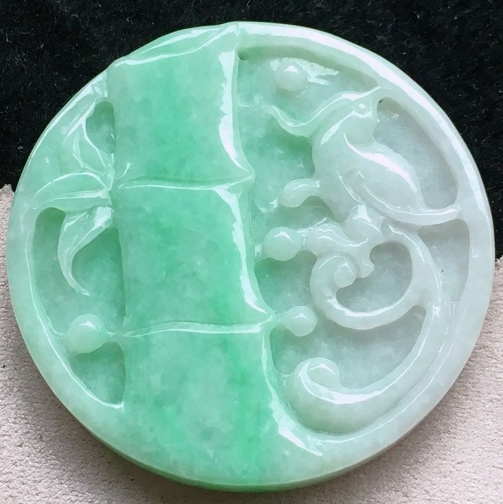 四会翡翠 水润飘绿手工巧雕老坑种A货翡翠 富贵鸟挂件带证书