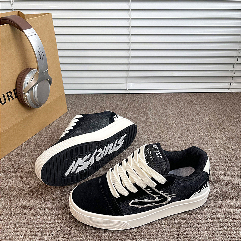 情侣黑牛仔板鞋男2026春季新款韩版面包鞋百搭休闲小白鞋女ins潮,流行男鞋,休闲板鞋,淘宝优惠券,粉丝福利购,淘宝优惠卷