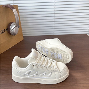 2026春季 运动休闲奶油色板鞋 新款 子女ins百搭面包鞋 小白鞋 易少年