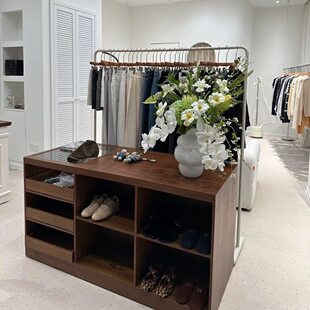 复古风服装 店中岛台展示台陈列柜饰品店商用产品展示柜中岛柜