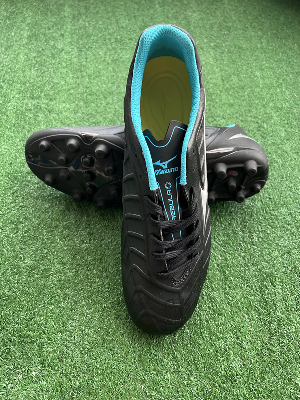 MIZUNO美津浓低帮宽版AG足球鞋