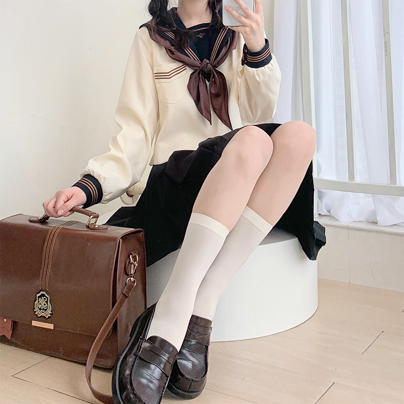 天鹅绒心脏地震丝袜女白色中筒袜