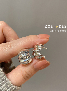 小众金属c型港风褶皱耳钉2025新款小众高级感耳饰925纯银针耳环女