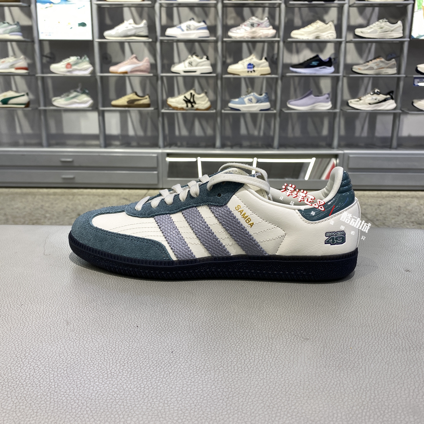 阿迪达斯25秋季男子运动休闲板鞋