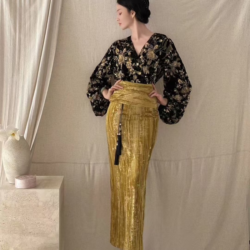 芷汀「郁予馥雅」奢贵中式黑金刺绣丝绒套装