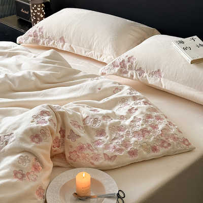 轻奢风刺绣加厚保暖牛奶绒四件套