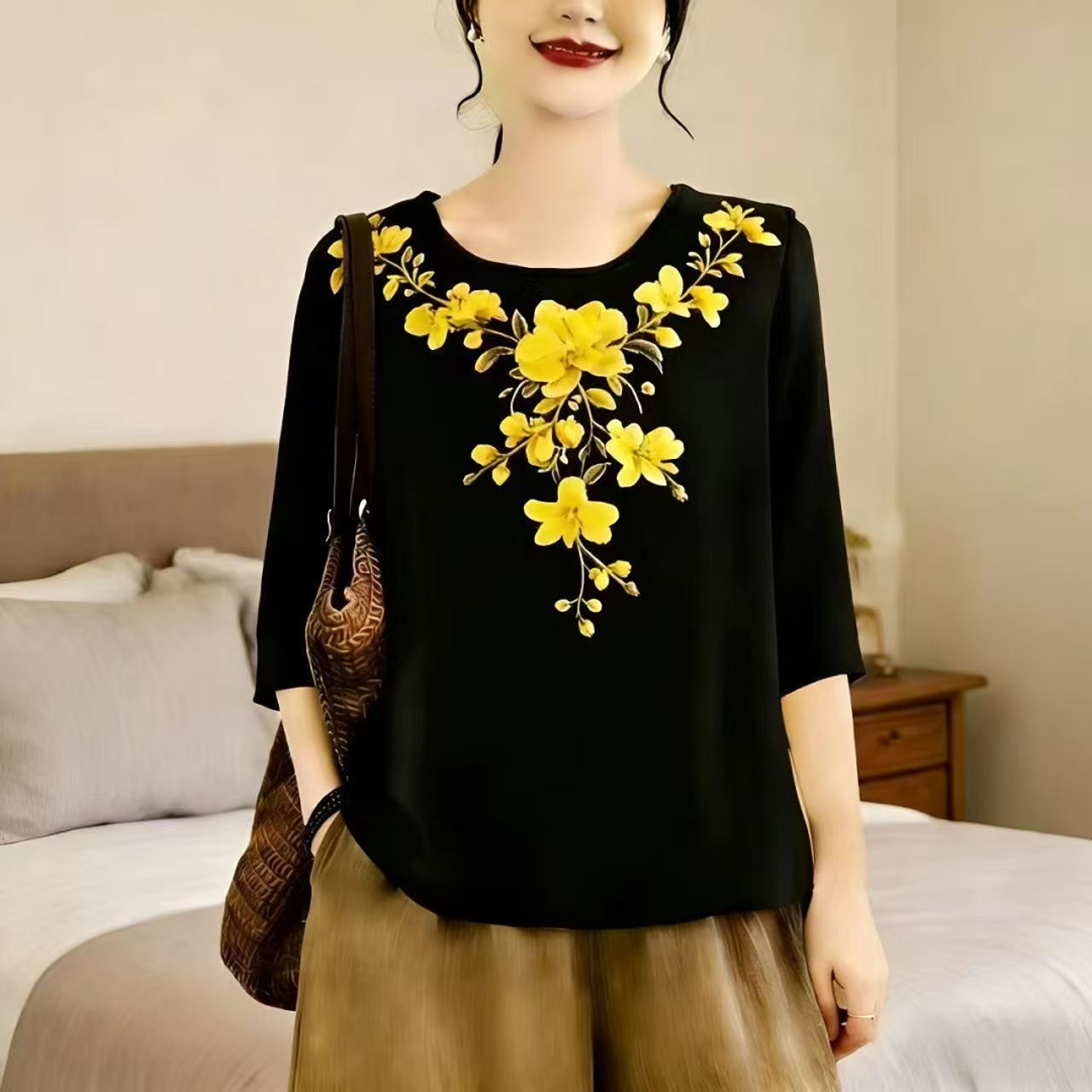 黑色印花七分袖宽松显瘦女T恤图片