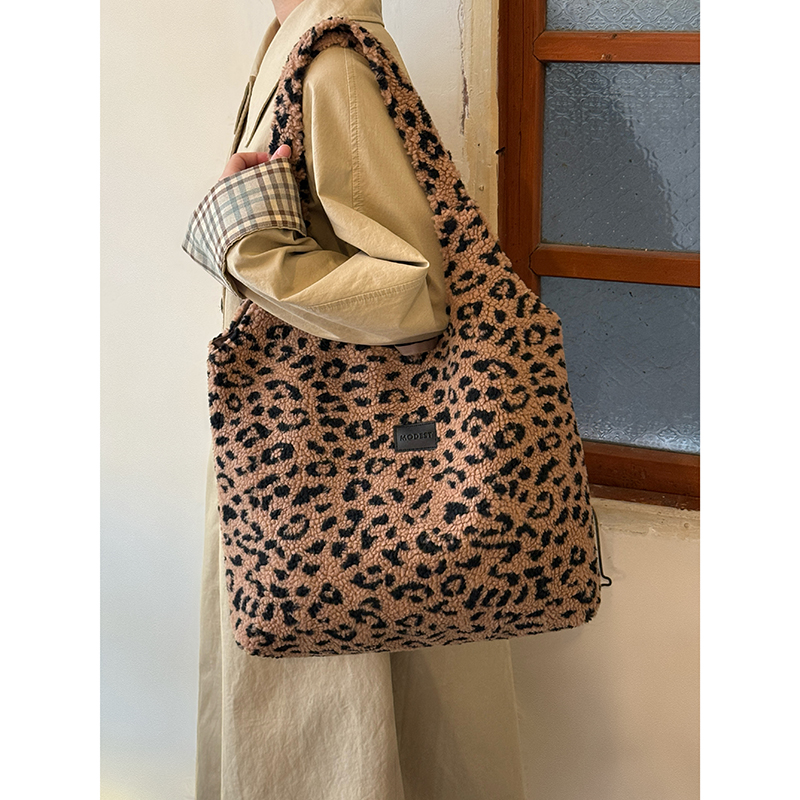 复古双面背豹纹毛绒托特包女秋冬新款大容量勤单肩包小众毛绒包