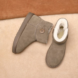 2025年新款纽扣雪地靴女冬季短筒加厚加绒保暖雪地棉鞋真皮面包鞋