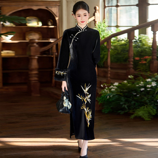 秋冬黑丝绒旗袍2025年新款 国风绣花复古民国风气质小众收腰显瘦女