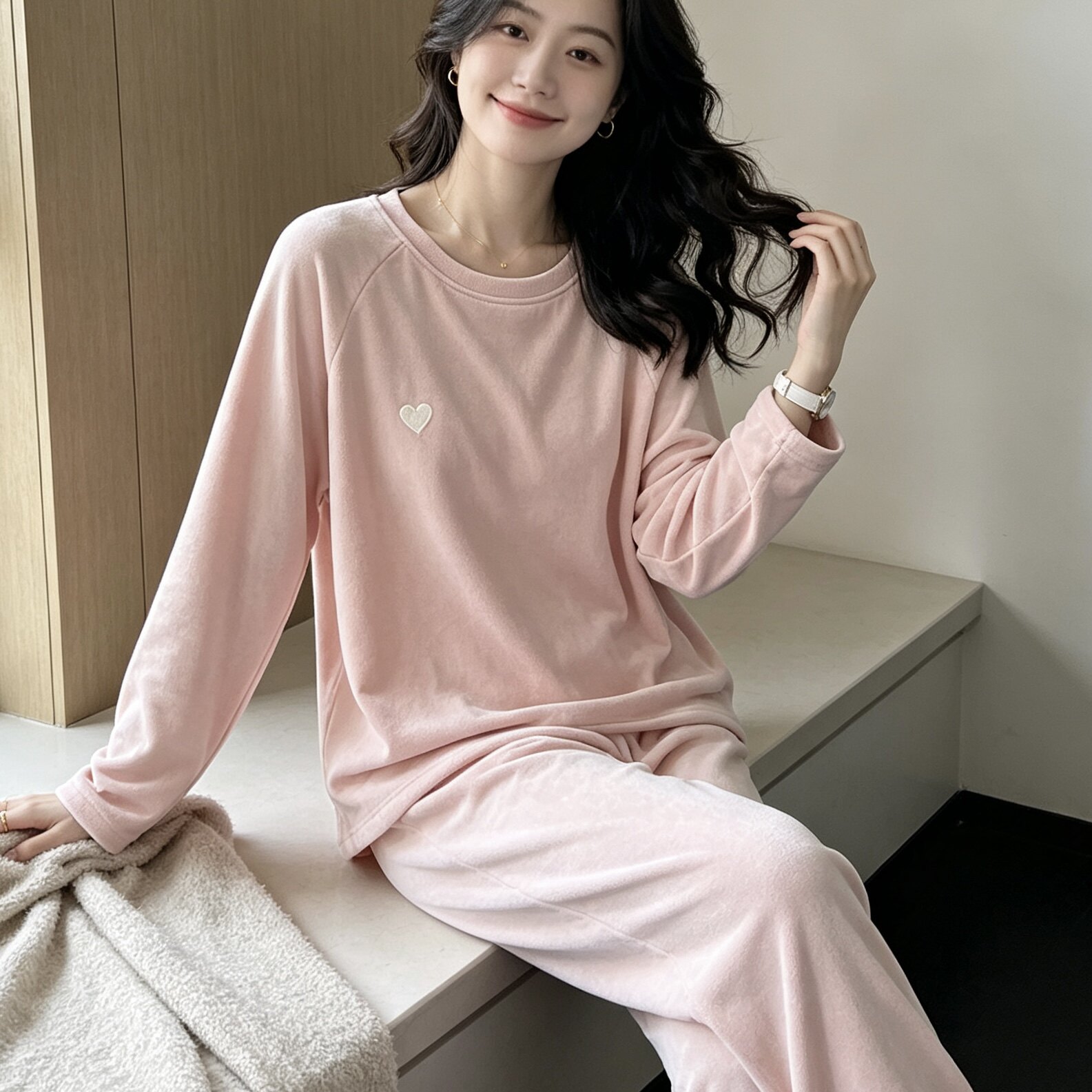 春秋粉色爱心刺绣睡衣女圆领插肩长袖宽松直筒长裤休闲家居服套装