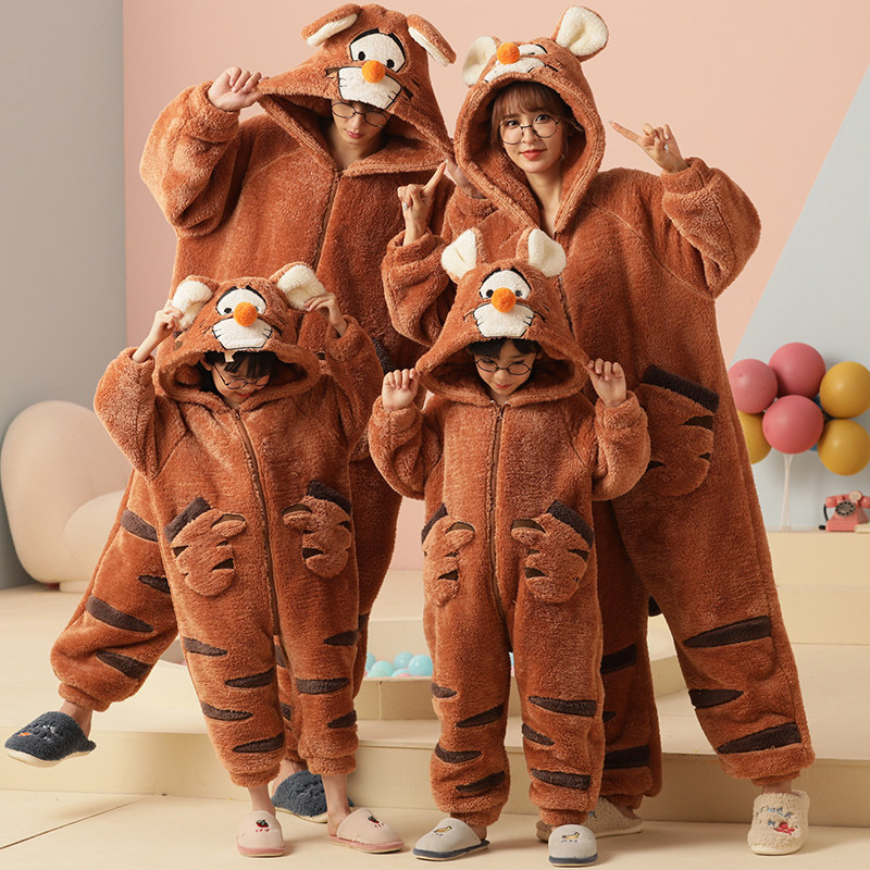 亲子睡衣一家三口装秋冬季儿童连体珊瑚绒男童加厚法兰绒母女四口