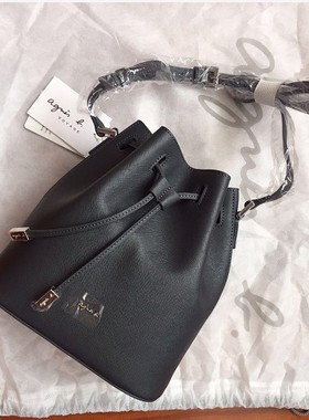 agnes b.女士时尚牛皮革水桶包休闲女单肩斜挎包潮流简约个性包包