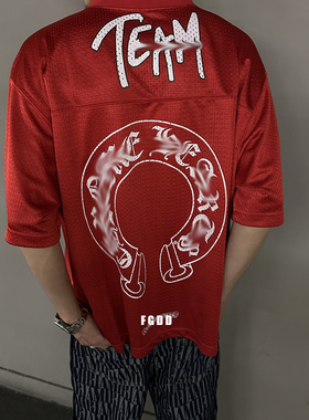 matty boy红色马蹄梵文字母涂鸦印花 网眼冰球服 V领短袖T恤男女