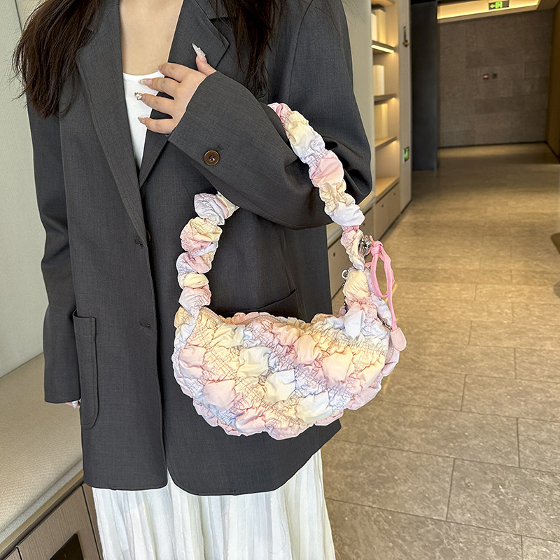 卡米仑亮面珠光系列饺子包休闲褶皱云朵单肩斜挎包大容量新款百搭,箱包皮具/热销女包/男包,通用款女包,淘宝优惠券,粉丝福利购,淘宝优惠卷