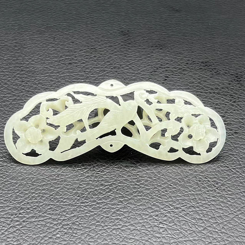 和田玉喜上眉梢吊坠挂件仿古明清拉丝镂空雕刻喜鹊梅花玉佩毛衣坠