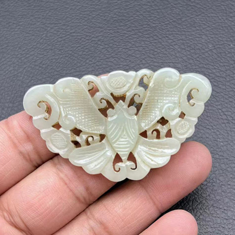 和田玉蝴蝶吊坠挂件仿古做旧镂空雕刻玉佩玉坠仿明清辽金玉毛衣坠