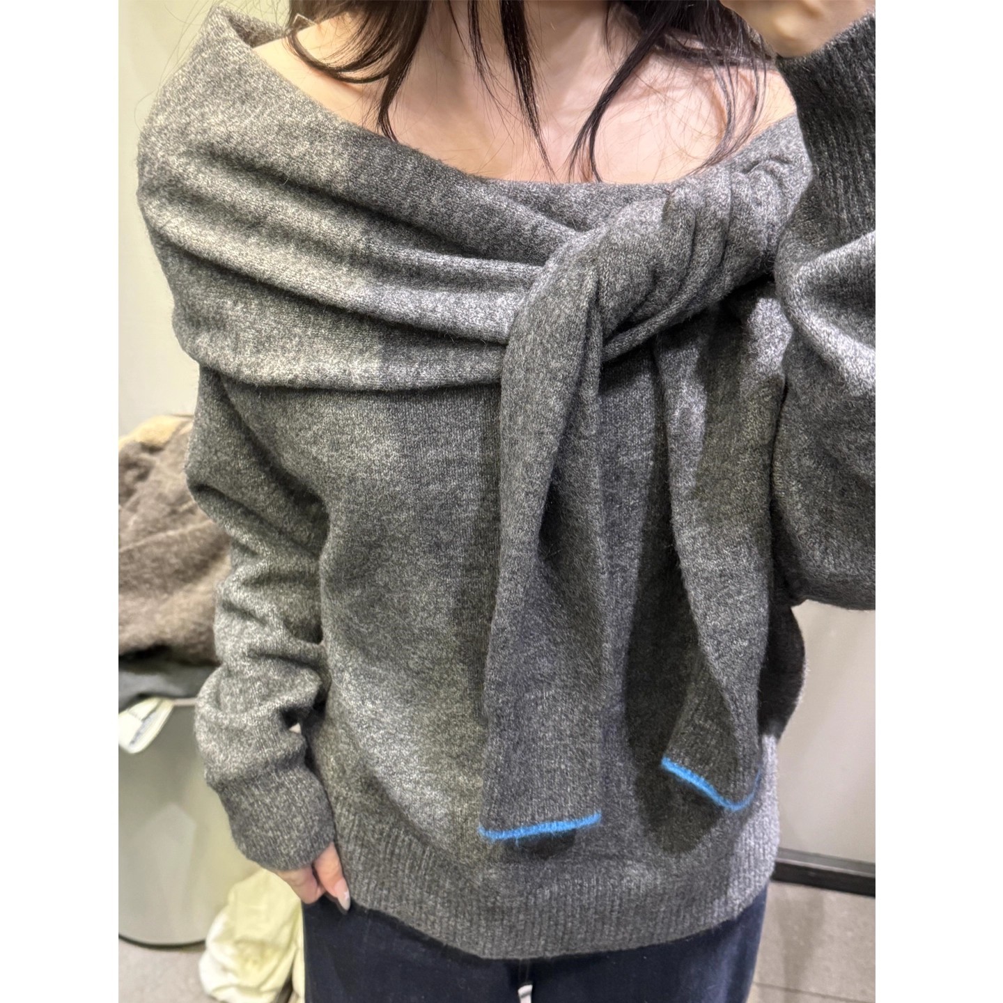 2025秋季新品女装甜美风宽松一字领露肩披肩式针织衫毛衣 3653108