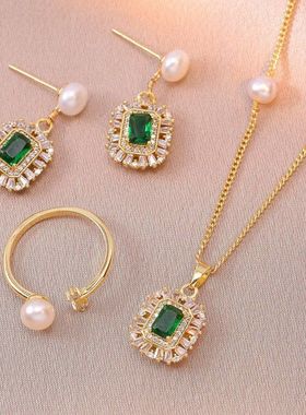 项链女 淡水珍珠新款潮复古绿色宝石设计感小众耳环戒指项链饰品