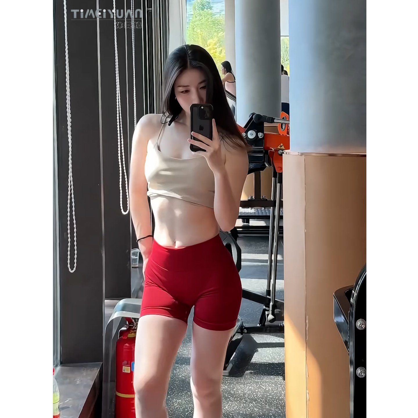 红色瑜伽短裤女设计运动健身紧身裤莱卡面料提臀显瘦