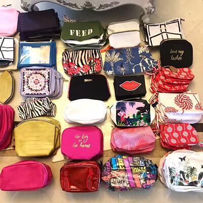 大牌捡漏瑕疵孤品专柜卡包女士整理收纳包洗漱包旅行便携化妆包