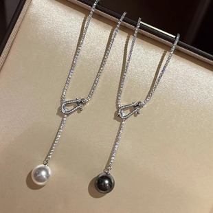 秋冬新款 人造澳白大溪地黑珍珠Y型爆闪精工钻石马蹄扣毛衣链长链