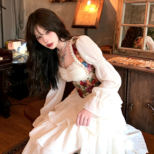 在逃公主宫廷风油画礼服冬季新款法式轻奢蛋糕裙高级感仙女生日裙