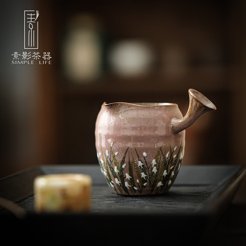 素影 手绘铃兰花陶瓷公道杯侧把茶海女士复古匀杯功夫茶具分茶器