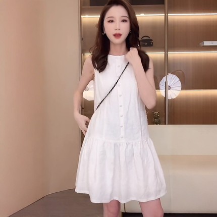 今年流行高级感天丝亚麻无袖连衣裙女装爆款设计感巨好看显瘦短裙