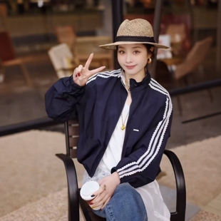 超好看上衣 时尚 韩系设计感立领蕾丝拼接冲锋衣短外套女装 2026春季