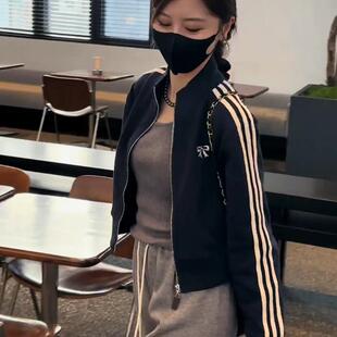 正品短款设计感三道杠棒球服外套女2026年小个子休闲时尚夹克开衫