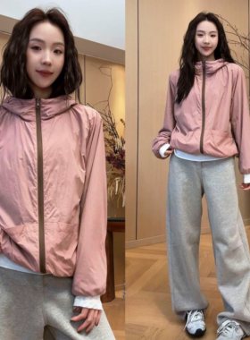 连帽设计感冲锋衣短外套女