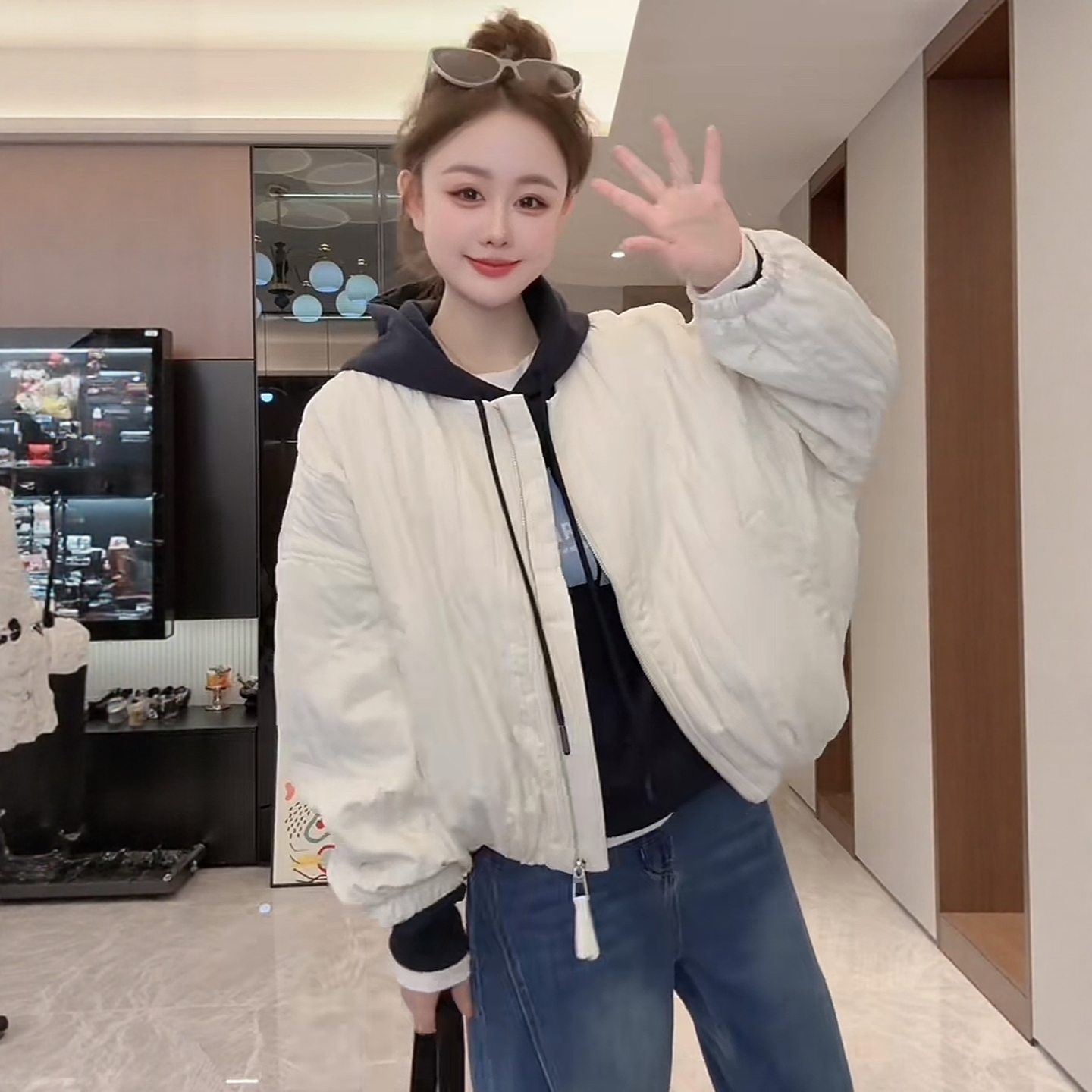 今年流行圆领加厚棉服短外套