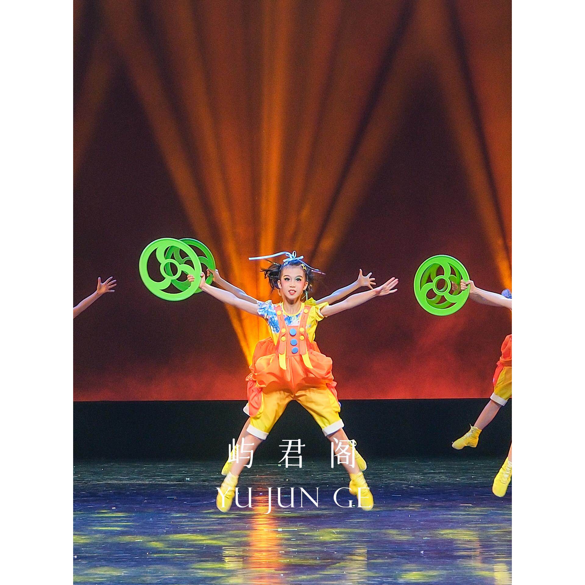 第十三届小荷风采小铁环舞蹈服道具儿童灯笼背带裤少儿可爱表演服