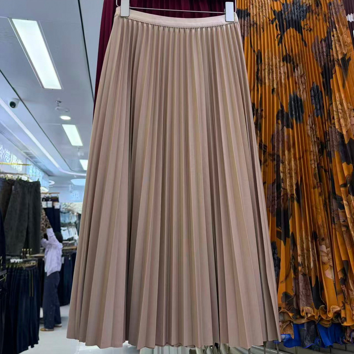 春夏款百褶裙杏色半身裙女设计感